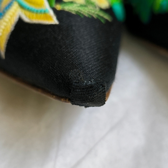 Alberta Ferretti embellished silk shantung flat pointed mules - Picture 3 of 14